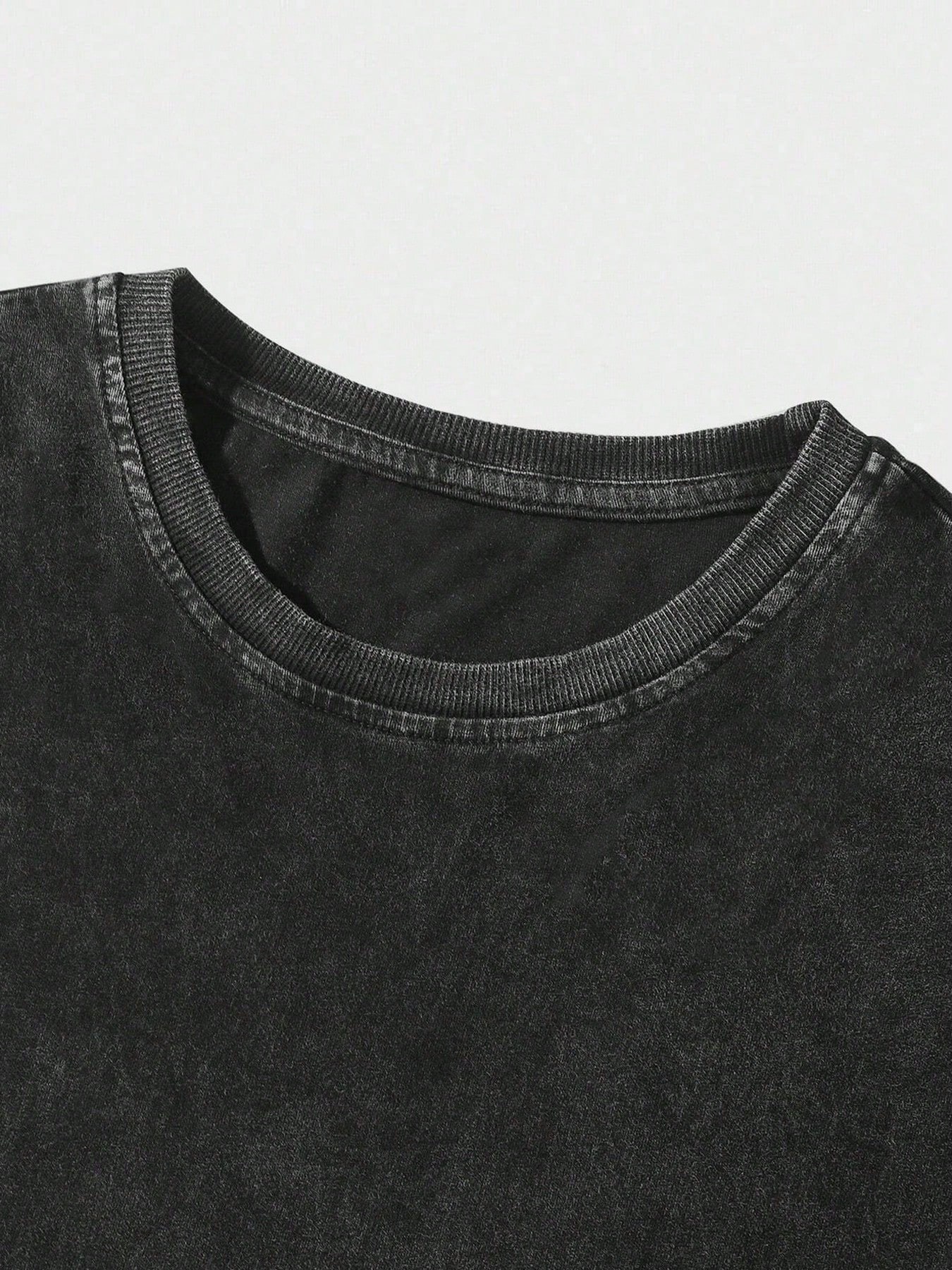 Black Washed Graphic Tee with  – обзор и цена Tee Graphic Print